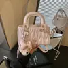 Bolsa de mão pequena super popular para comércio exterior para mulheres, nova bolsa de ombro da moda 2026, bolsa quadrada pequena transversal