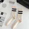 Meias masculinas de outono e inverno meias de comprimento médio algodão penteado desossado meias absorventes de suor estilo japonês estilo universitário para todos os jogos esportes meias masculinas