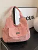 Bolsa de Veludo para Mulheres 2025 Novo Estilo Simples Grande Capacidade Bolsa de Mão Menina Macia Tendência Design de Nicho Bolsa de Ombro Lote
