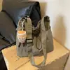 Bolsa Grande de Lona para Mulheres 2025 Nova Moda Bolsa de Tecido Bolsa de Ombro Bolsa Tote de Grande Capacidade para Aula e Deslocamento Bolsa Transversal
