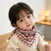 Cachecol Triangular Estilo Coreano Outono e Inverno Infantil Cachecol com Estampa Geométrica para Bebê Aquecedor de Pescoço Quente à Prova de Vento para Meninos e Meninas