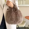 Otoño e Invierno Textura de Alta Calidad Moda Femenina Bolso de Felpa de Moda Alto Valor de Color Bolso Cubo de Mano de Moda