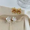 Precio Especial Remate Pendientes Estilo Coreano Bañados en Oro Real Circonita Metal Estilo Perla Sencillos Versátiles Venta al por Mayor Puesto Callejero Adornos para Oreja Mujeres