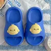 Novas pantufas infantis de EVA para interior para o verão, com sola macia, antiderrapantes, adequadas para uso em casa, para meninos e meninas, chinelos de banho para bebê, atacado