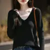 Otoño Temprano 2025 Nuevo Tejido de Lana Fina Cuello en V Manga Larga para Mujer Raya Dorada de Seda Color Sólido Suéter Camiseta Base