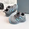 Zapatillas deportivas de suela blanda para niños, zapatillas de correr ligeras para niños, nuevos zapatos casuales de suela blanda para niñas, otoño 2026