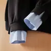 Suéter preto de tricô patchwork estiloso novo para outono/inverno, com cores contrastantes, apresentando um design falso de duas peças e gola de camisa, top de tricô de manga longa