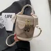 2025 Bolso Cruzado Versátil Bolso de Mano para Mujer Bolso Cubo Versátil de Moda Bolso de Hombro de Moda con Colgante Lindo