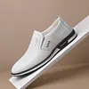 Nuevos Zapatos de Papá de Cuero Suave Transpirable Cómodos de Verano Talla Grande Zapatos de Negocios para Hombres Moda Casual Zapatos de Cuero