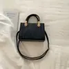 Bolsas de Alta Gama para Mujer 2026 Primavera Nuevo Estilo Bolso de Hombro para Viajes Cotidianos Moda Diseño Sencillo de Nicho Bolso de Hombro Único Cruzado