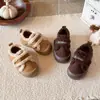 Zapatos Elegantes Birkenstock para Niñas 2026 Otoño/Invierno Nuevo Estilo Zapatos Forrados de Borrego para Niña Pequeña Zapatos de Algodón para Bebé Zapatos Peludos Cálidos
