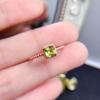 Anillo Nuevo de Plata 925 Incrustado con Peridoto Natural Cuadrado Boca Viva Anillo para Mujer Simple y Versátil Anillo Fresco para Dedo Índice de Mujer
