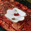 Plato de Cerámica Estilo Europeo con Perlas y Artesanía, Adecuado para Hoteles, Clubes y Uso Doméstico, Té de la Tarde y Platos Gourmet, con Pequeñas Imperfecciones en la Presentación