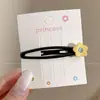 Elegante presilha frontal com design de bico de pato, presilha lateral fofa para fios soltos, pequeno grampo floral estilo Chanel, novo modelo 2026 de acessório de cabelo