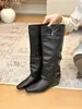 ¡Primer encuentro! ¡Conjunto de dos piezas Ji Tui Jing! Botas bootcut para mujer con punta cuadrada, hebilla y tacón oculto. Otoño/Invierno 2026. Botas largas de dos vías.