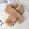 Bufanda gruesa de invierno, cálida, de piel de conejo sintética, elegante y a la moda, con diseño cruzado, versátil y ligera, una bufanda lujosa para mujer