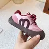 Tênis Esportivo Infantil 2026 Primavera/Outono Novo Estilo Estudante Corrida Esportes Casuais Sola Macia Sapatos Argan para Meninas