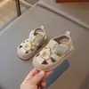 Zapatos Primeros Pasos Cerrados para Niños Sandalias de Verano 2025 Suela Suave Antideslizantes Zapatos Primeros Pasos para Bebé Oso Pequeño Sandalias para Niñas Estilo Coreano