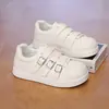 Nuevas Zapatillas Blancas Estilo Coreano Otoño 2026 para Estudiantes Mujeres, Suela Gruesa que Aumenta la Altura, Estilo Casual Callejero ZC011