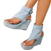 Sandálias Femininas de Camurça com Salto Anabela de Solado Grosso, Bico Fino, Aumentadoras de Altura, Tamanho Grande, Novo Estilo de Verão, Costas Abertas, Cano Alto, Sapatos Femininos Europeus e Americanos