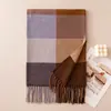 Bufanda de cuadros de comercio exterior nueva para mujer, chal cálido de flecos para otoño e invierno, bufanda unisex para parejas al por mayor