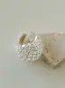 Brincos Redondos Vazados de Metal com Design Minimalista para Mulheres, Brincos Argola Versáteis da Moda com Padrão de Malha de Lua Cheia