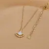 Nueva moda 2023 elegante cadena para la clavícula femenina diseño de nicho sentido del diseño collar de falda de concha collar para transmisión en vivo en línea