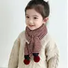 Bufanda Triangular de Ceniza Linda Pequeña Otoño e Invierno Cálida Bufanda de Punto de Color Sólido para Niños Niñas Bebé Resistente al Viento Calentador de Cuello Invierno
