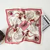 Lenço Quadrado de Cetim de Seda Falsa 70cm Estilo Coreano para Primavera e Verão para Mulheres, Lenço de Pescoço Versátil e da Moda, Turbante, Xale Estampado