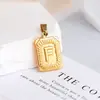 Medalla Cuadrada de Cobre Electroplateado Nueva Europea y Americana Colgante de 26 Letras Inglesas Colgante de Medalla de Oro Hecho a Mano DIY Suministro Transfronterizo Venta al por Mayor
