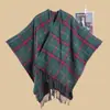 Nuevo Chal de Gran Tamaño a Cuadros con Borlas y Abertura, Capa Versátil para Mujer, Estilo de Viaje y Campamento Otoño e Invierno, Chal Cálido