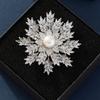 Broche de copo de nieve con perla de agua dulce natural de diamante de circonita de alta calidad, broche con hebilla de camisa de temperamento, accesorios de vestir para mujer