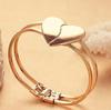 Pulsera abierta creativa de amor 2023 nueva pulsera de doble amor de cara brillante japonesa y coreana pulsera fresca de nicho para mujer