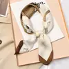 Pañuelo cuadrado pequeño de 70x70cm pañuelo de seda para mujer Primavera Otoño Invierno combinación con camisa decoración profesional pañuelo protector del cuello pañuelo fino