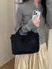 Bolso de axila con diseño retro personalizado de moda europea y americana, nuevo estilo primavera 2025, bolso de hombro y bandolera versátil y elegante para mujer
