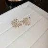 Pendientes de Fuegos Artificiales con Tachuelas de Diamante y Goteo de Aceite de Aguja Plateada, Aretes Versátiles de Año Nuevo Vintage, Pendientes de Lujo Ligero de Gama Alta con un Diseño Único