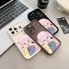 Chica divertida con mascarilla, luciendo relajada, funda de silicona para teléfono para Apple 18 Pro Max, funda protectora de carcasa blanda para iPhone 14 Pro Max