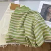Camiseta de Mujer Rayada Rosa de Manga Corta, Nuevo Estilo Verano 2026, Corte Regular en Hombro, Diseño de Alta Gama, Top Único y Chic