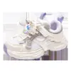 Zapatillas de moda para niñas, modelo nuevo 2026, zapatos casuales de malla transpirables y ligeros para niñas pequeñas con decoración de lazo