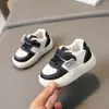 Zapatos para niños pequeños de 0 a 1 a 3 años, zapatos de suela blanda para bebés, nuevos zapatos blancos de primavera y otoño, zapatillas casuales para niñas