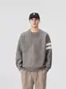 Suéter de cuello redondo estilo americano para hombre, nuevo diseño de moda de otoño con dos rayas, bloques de color, corte holgado, tejido casual versátil