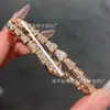Baojia Versión Alta Selección de Influencers Pulsera Hueso de Serpiente para Mujer CNC Finamente Tallado Chapado en Oro Rosa 18K Cabeza y Cola Diamante Pulsera Hueso de Serpiente Lote