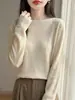 Camisa simples de manga comprida com corte slim estilo coreano para mulheres, com forro texturizado, top versátil para exportação, pronto para usar para outono e inverno, com textura espinha de peixe
