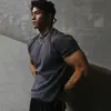 Camiseta blanca ajustada para hombre, manga corta deportiva de verano para gimnasio, camiseta básica resistente estilo americano con cuello pequeño
