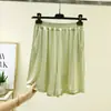 Pantalones cortos de tres cuartos para casa de talla grande para mujer, adecuados para usar al aire libre, shorts deportivos de yoga, nuevo modelo de verano, hechos de tela fina, de color liso, corte holgado