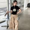 Conjunto de Manga Corta Estilo Chino para Niñas 2026 Pantalones de Pierna Ancha Verano Nuevo Elegante Estilo Nacional Top con Cierre de Botones Conjunto de Dos Piezas Mayoreo
