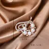 Broche para Mulheres, Broche de Pérola, Camélia de Luxo com Diamantes, Ano do Cavalo, Base em Branco para DIY Atacado