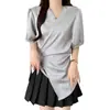 Estilo Levemente Maduro Tecido de Seda Tamanho Plus Feminino Verão Senso de Design Camisa com Decote V Amarrar Cintura Ajustada Estilo Francês Blusa de Nicho