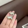 Brincos Tridimensionais Brilhantes em Forma de Gota, Novo Estilo Europeu e Americano para Mulheres, Luxo Leve, Brincos Retrô de Alta Qualidade, Acessórios de Orelha da Moda de Nicho