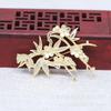 Yiwu Color Brujo Conservación Cobre Chapado en Oro DIY Goteo de Aceite Hoja Esmeralda Flor Broche Accesorios Ropa Francesa B2886